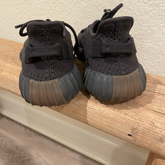 Adidas Yeezy boost - Picture 5 of 11